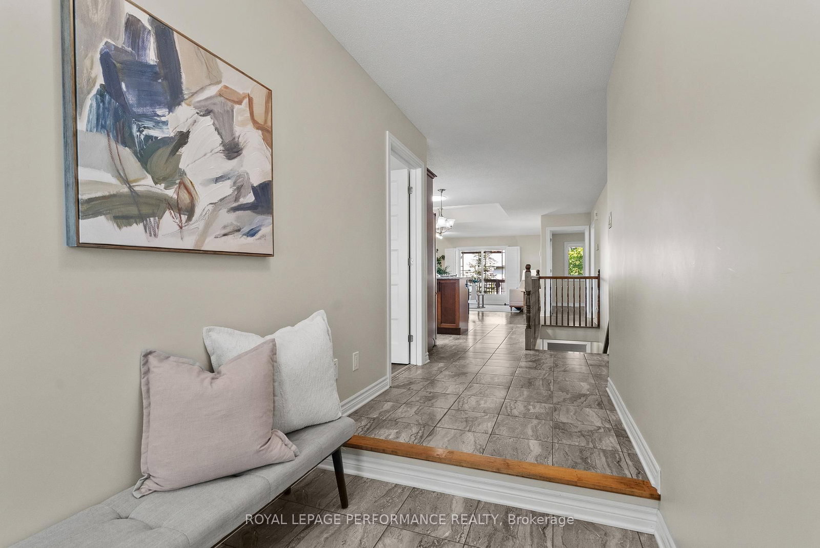 7 Abbey Crescent • Russell, ON photo 5