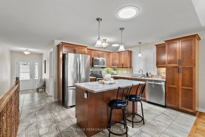 7 Abbey Crescent • Russell, ON photo 8
