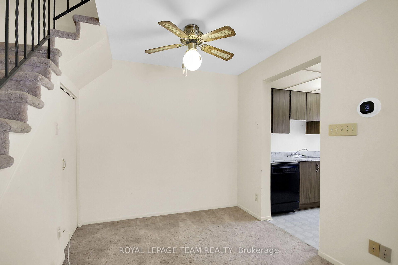 31 Woodvale Green Street • #D • Ottawa, ON photo 12