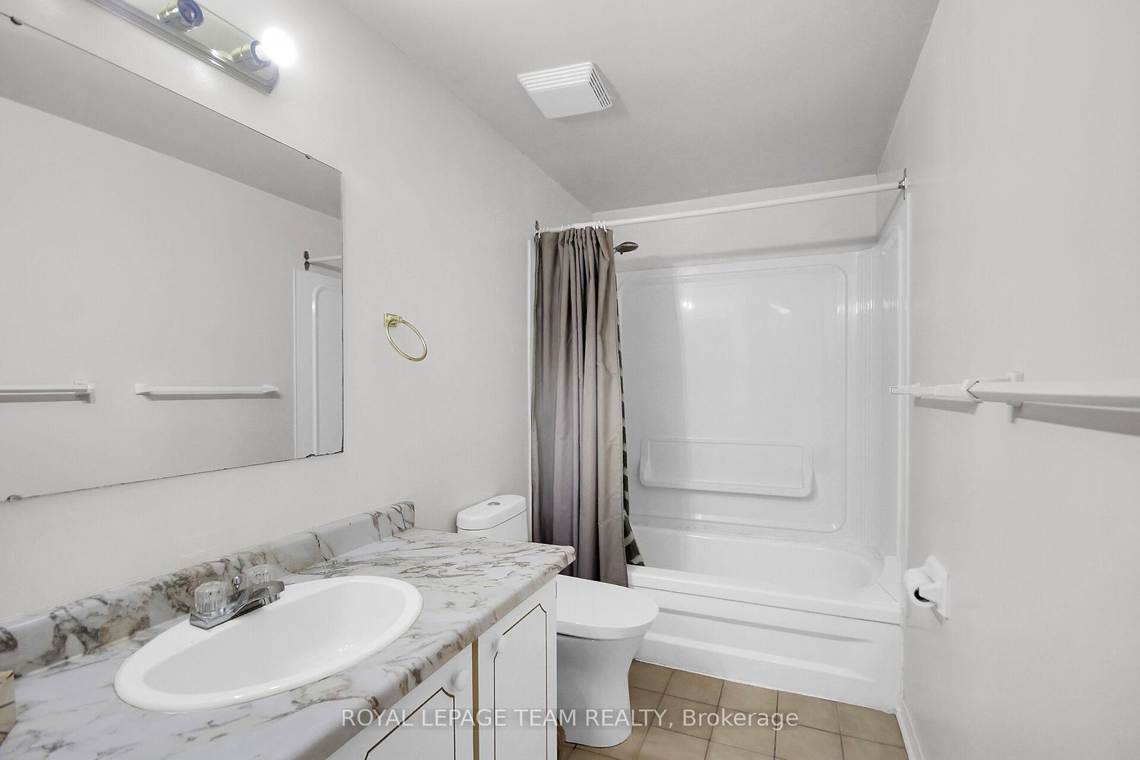 31 Woodvale Green Street • #D • Ottawa, ON photo 24