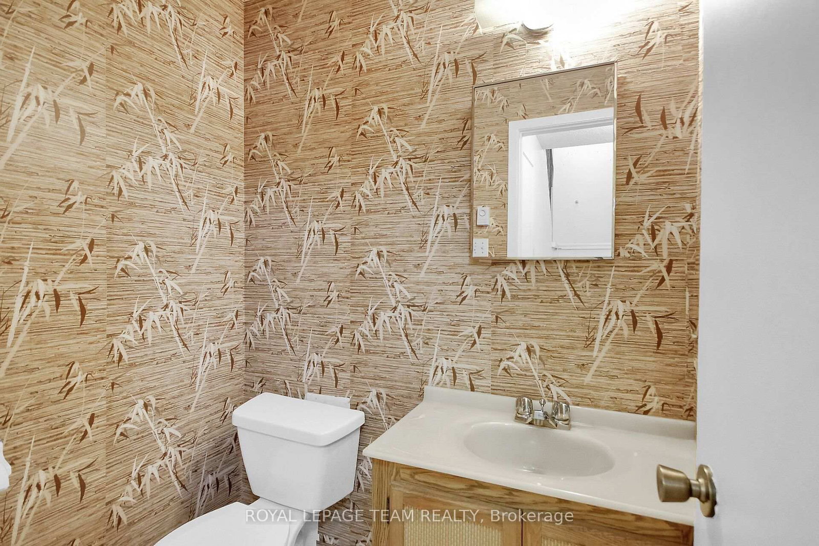 31 Woodvale Green Street • #D • Ottawa, ON photo 32