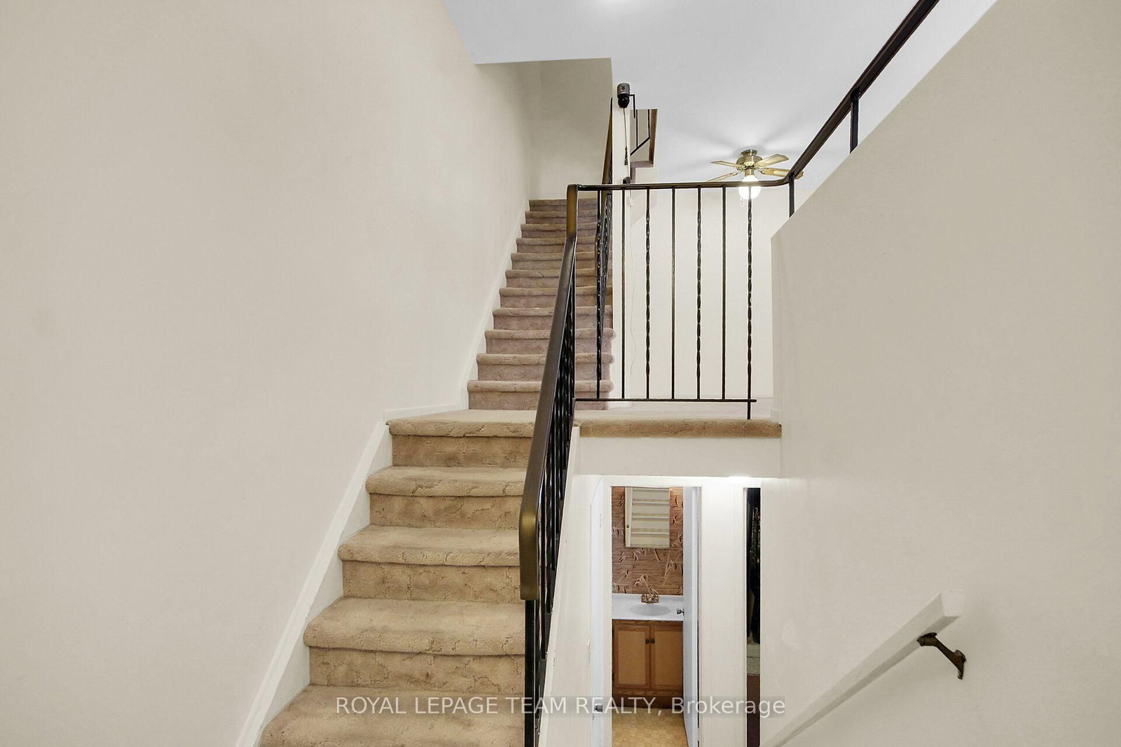 31 Woodvale Green Street • #D • Ottawa, ON photo 4