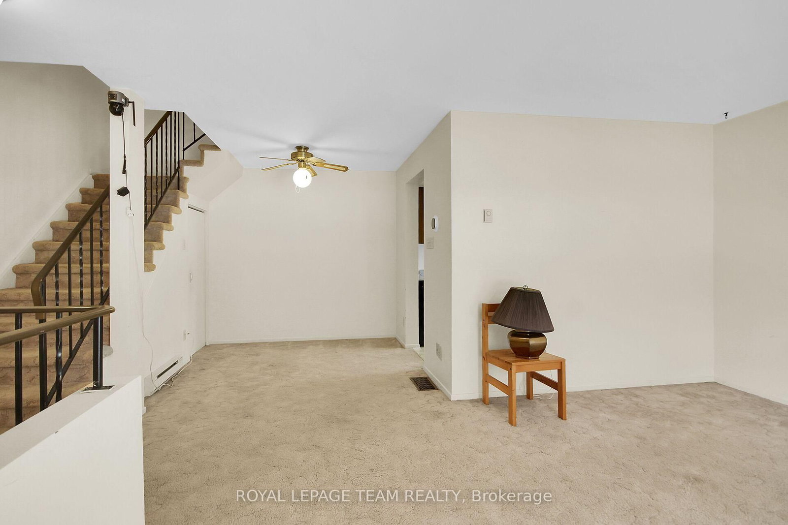 31 Woodvale Green Street • #D • Ottawa, ON photo 5