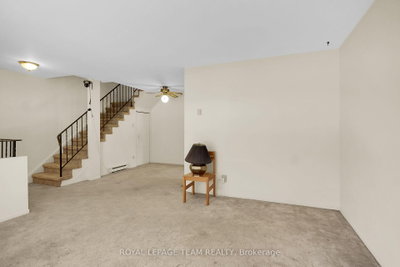 31 Woodvale Green Street • #D • Ottawa, ON photo 6