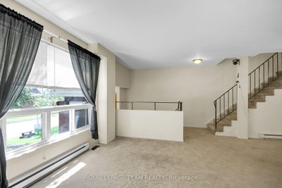 31 Woodvale Green Street • #D • Ottawa, ON photo 7