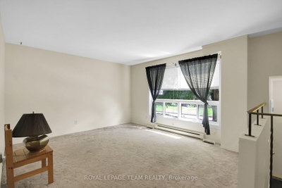 31 Woodvale Green Street • #D • Ottawa, ON photo 9