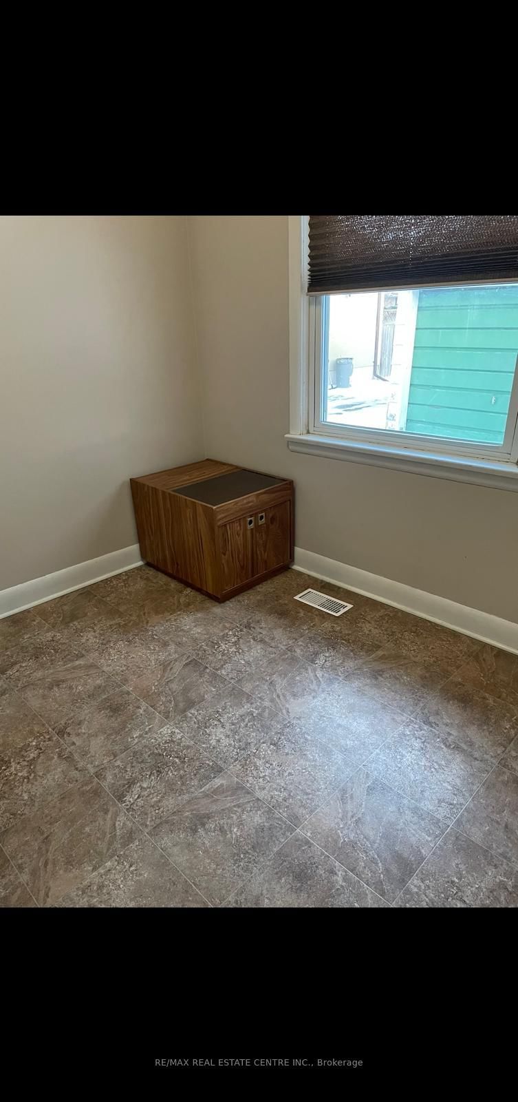 Upper - 41 Belleview Avenue E