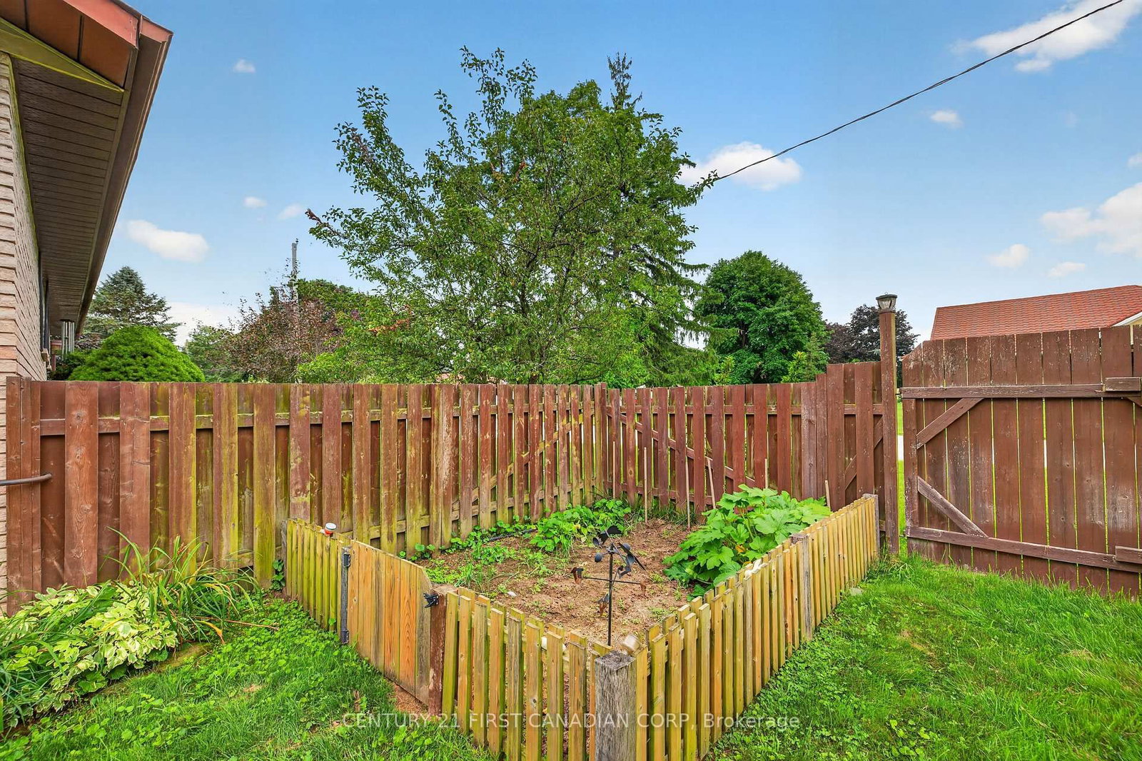 213 Fourth Street • West Elgin, ON photo 18