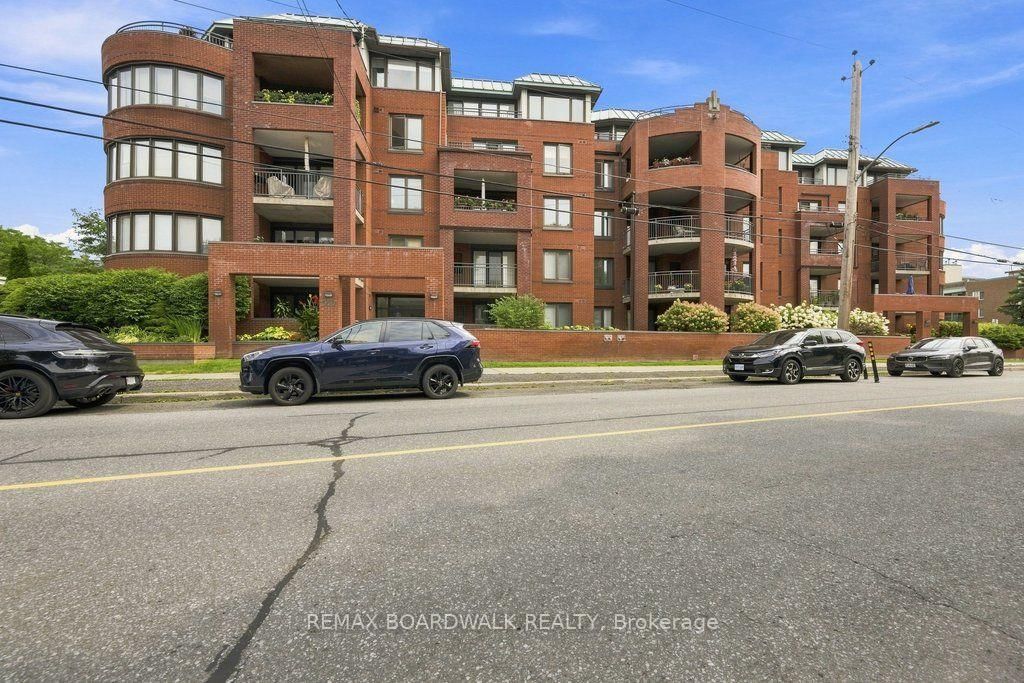 Condo for sale at 307-959 North River Road, Ottawa, Ontario, K1K 3V3 - Overbrook - MLS: X13670104