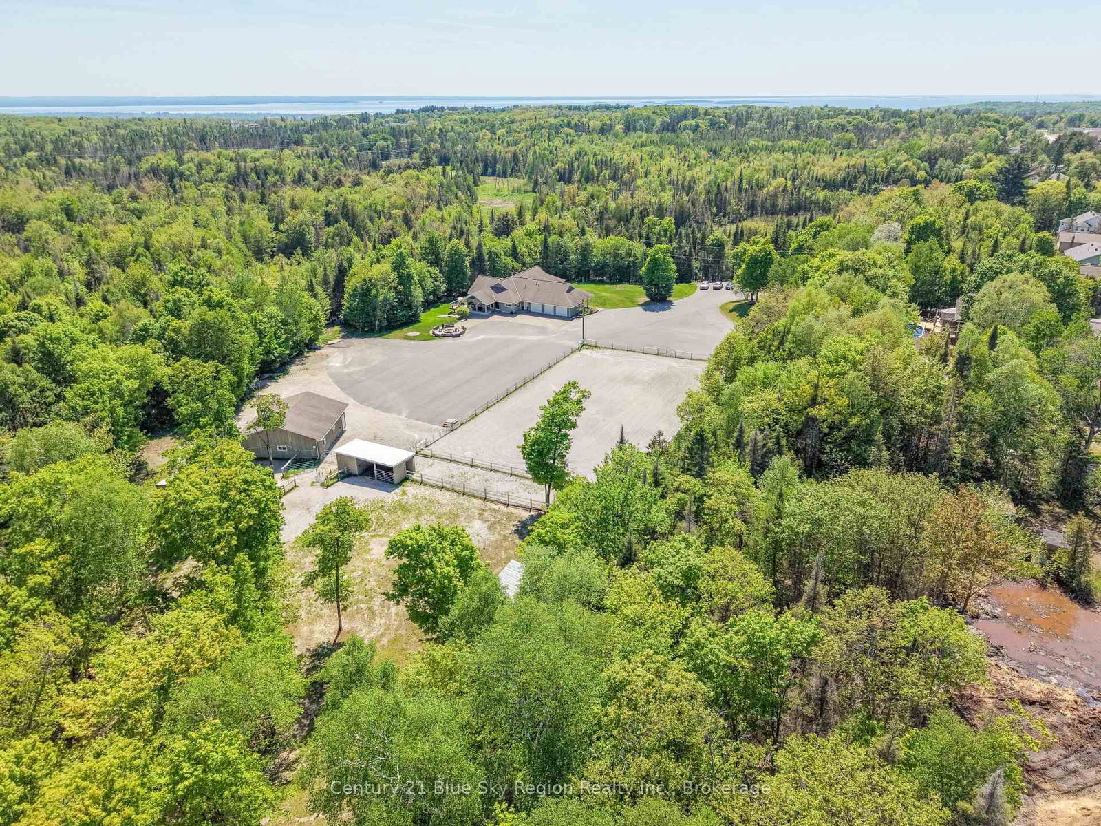 395 Carmichael Drive • North Bay, ON photo 1