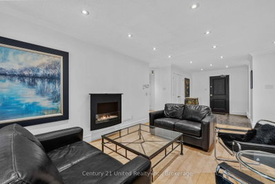 2 Paddock Wood • #4 • Peterborough, ON photo 8