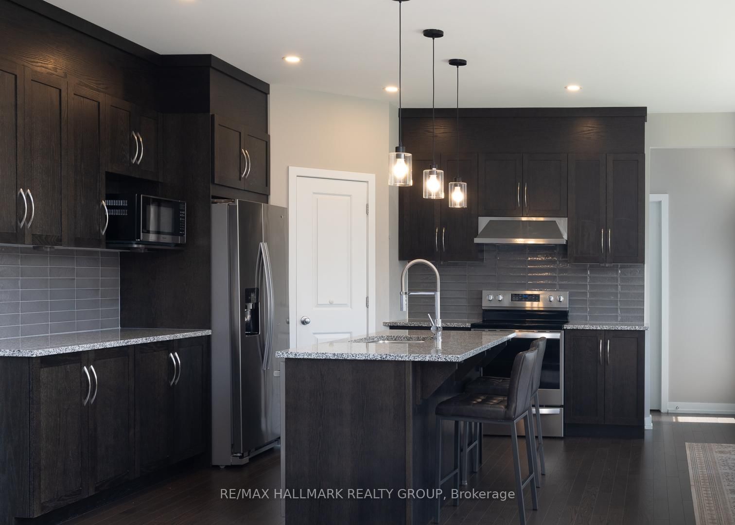 305 Oxer Place • Ottawa, ON photo 13