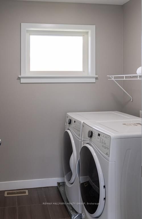 305 Oxer Place • Ottawa, ON photo 23