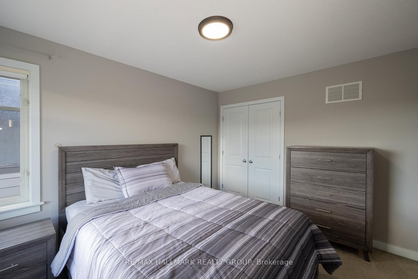 305 Oxer Place • Ottawa, ON photo 27