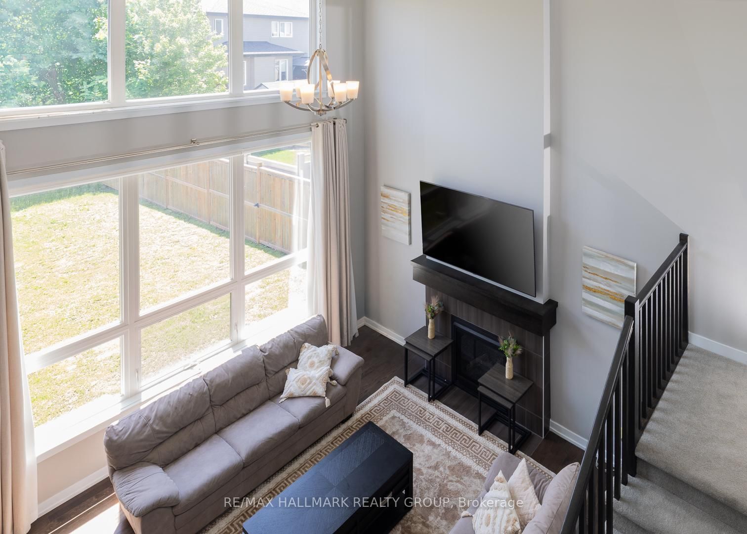 305 Oxer Place • Ottawa, ON photo 8