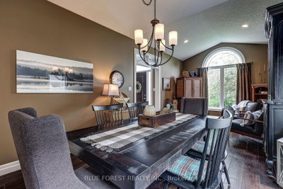 2058 WESTPOINT Heights • London South, ON photo 8