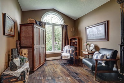 2058 WESTPOINT Heights • London South, ON photo 9