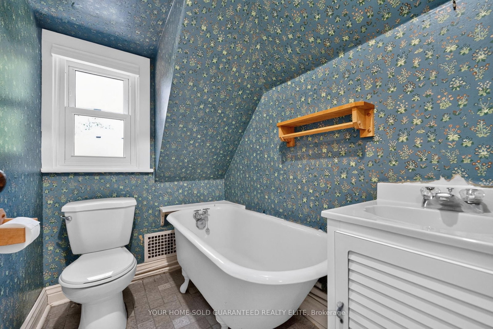4 Forsyth Avenue N • Hamilton, ON photo 13