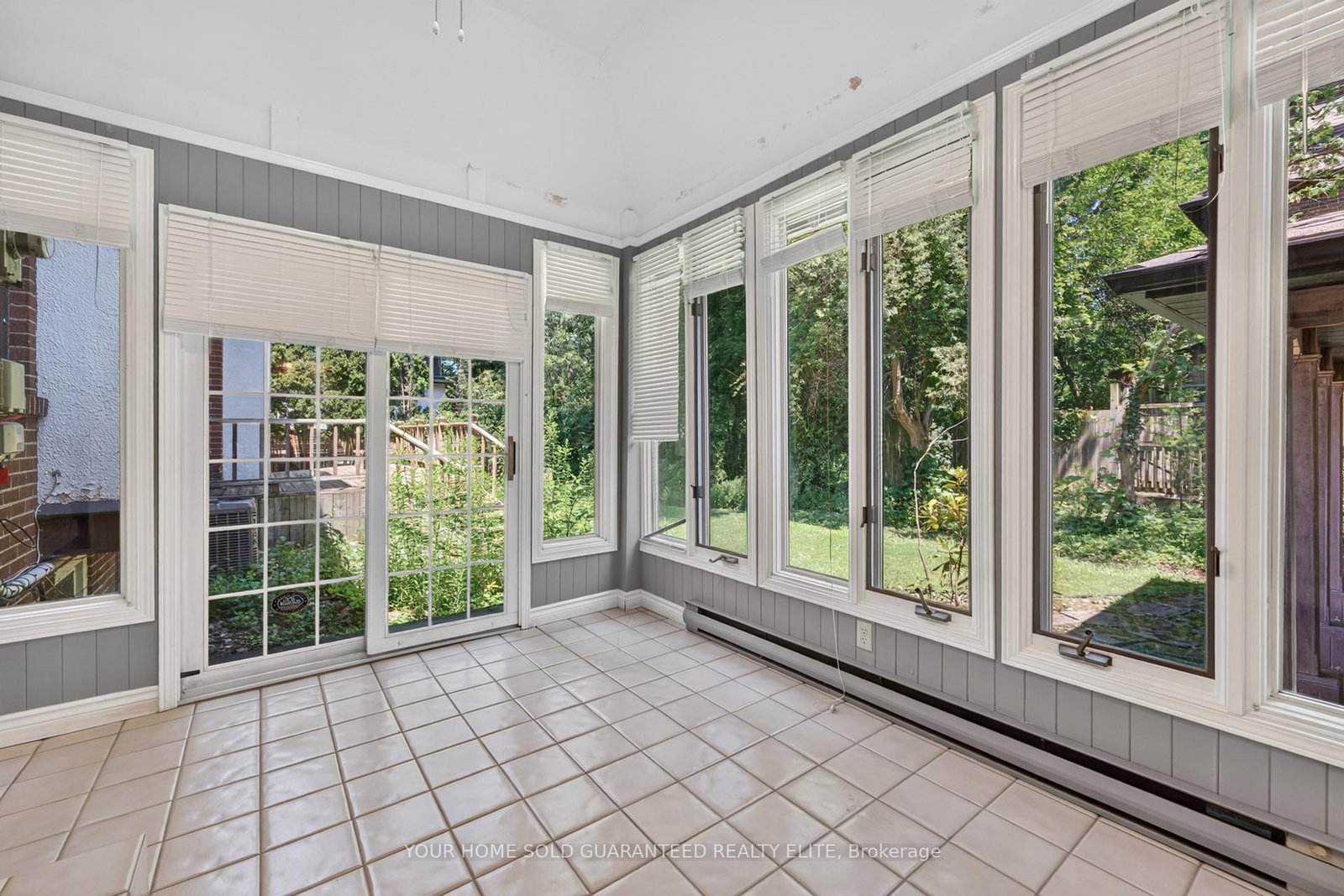4 Forsyth Avenue N • Hamilton, ON photo 20