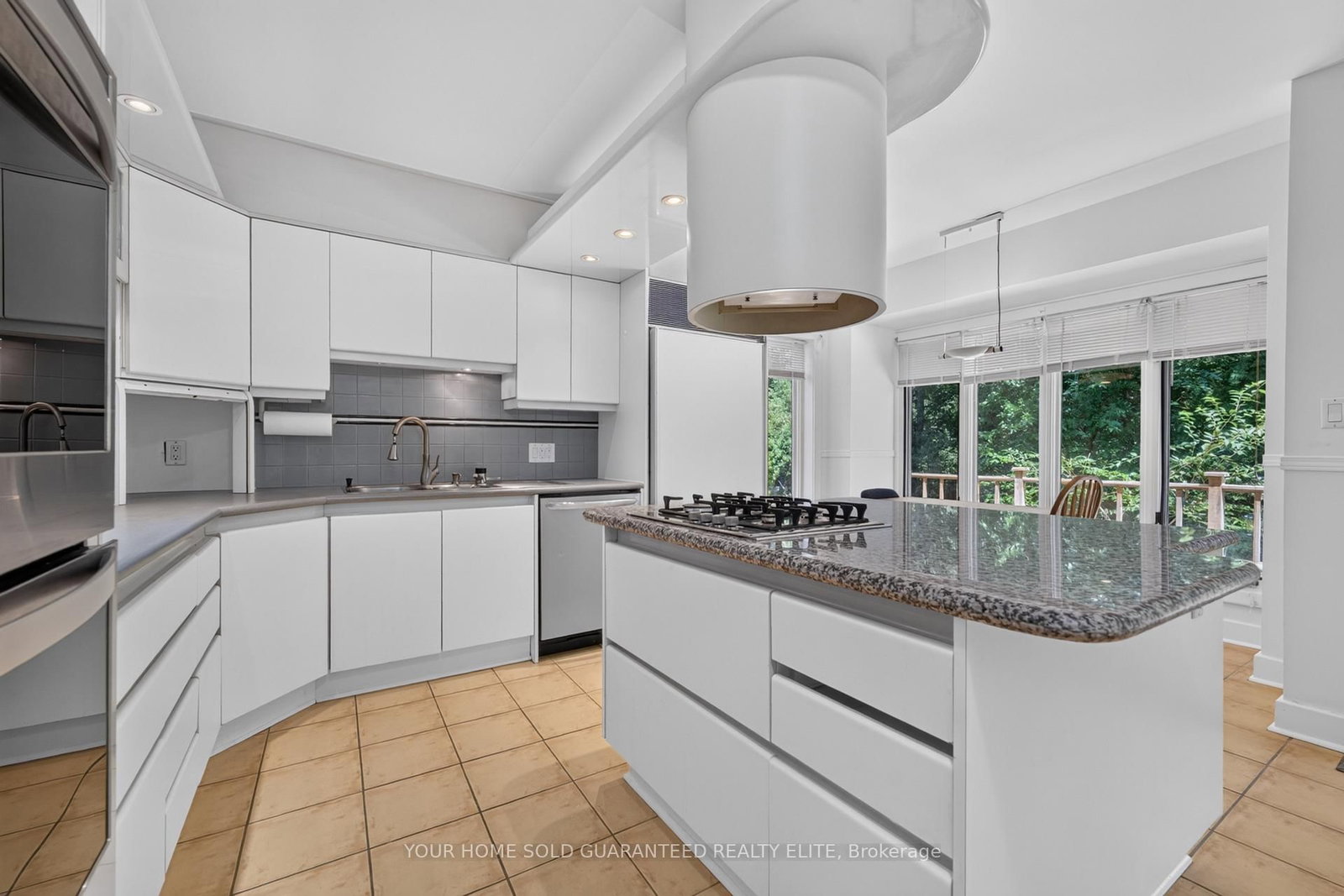 4 Forsyth Avenue N • Hamilton, ON photo 23