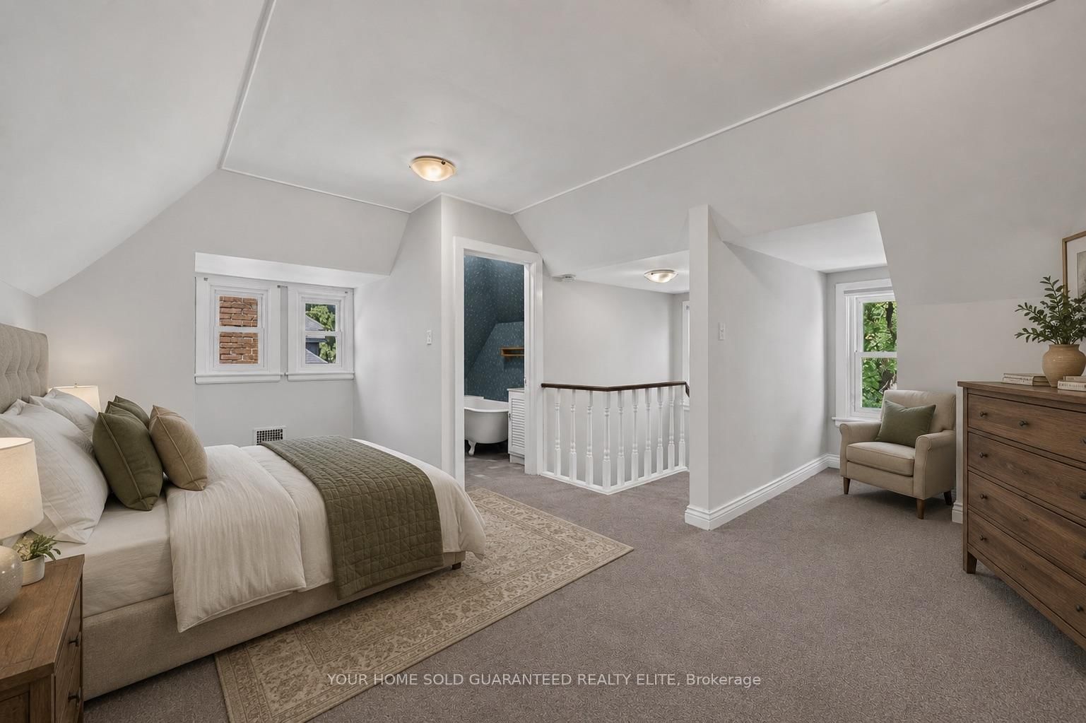4 Forsyth Avenue N • Hamilton, ON photo 8