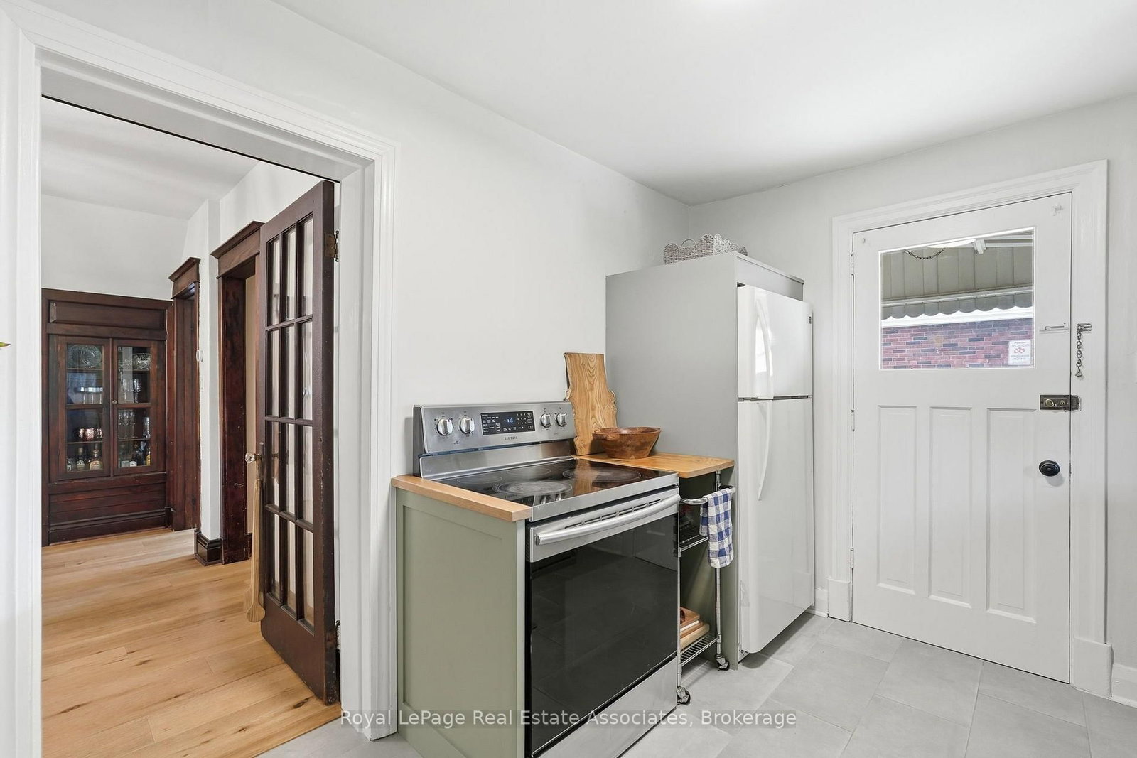 96 Huxley Avenue S • Hamilton, ON photo 23