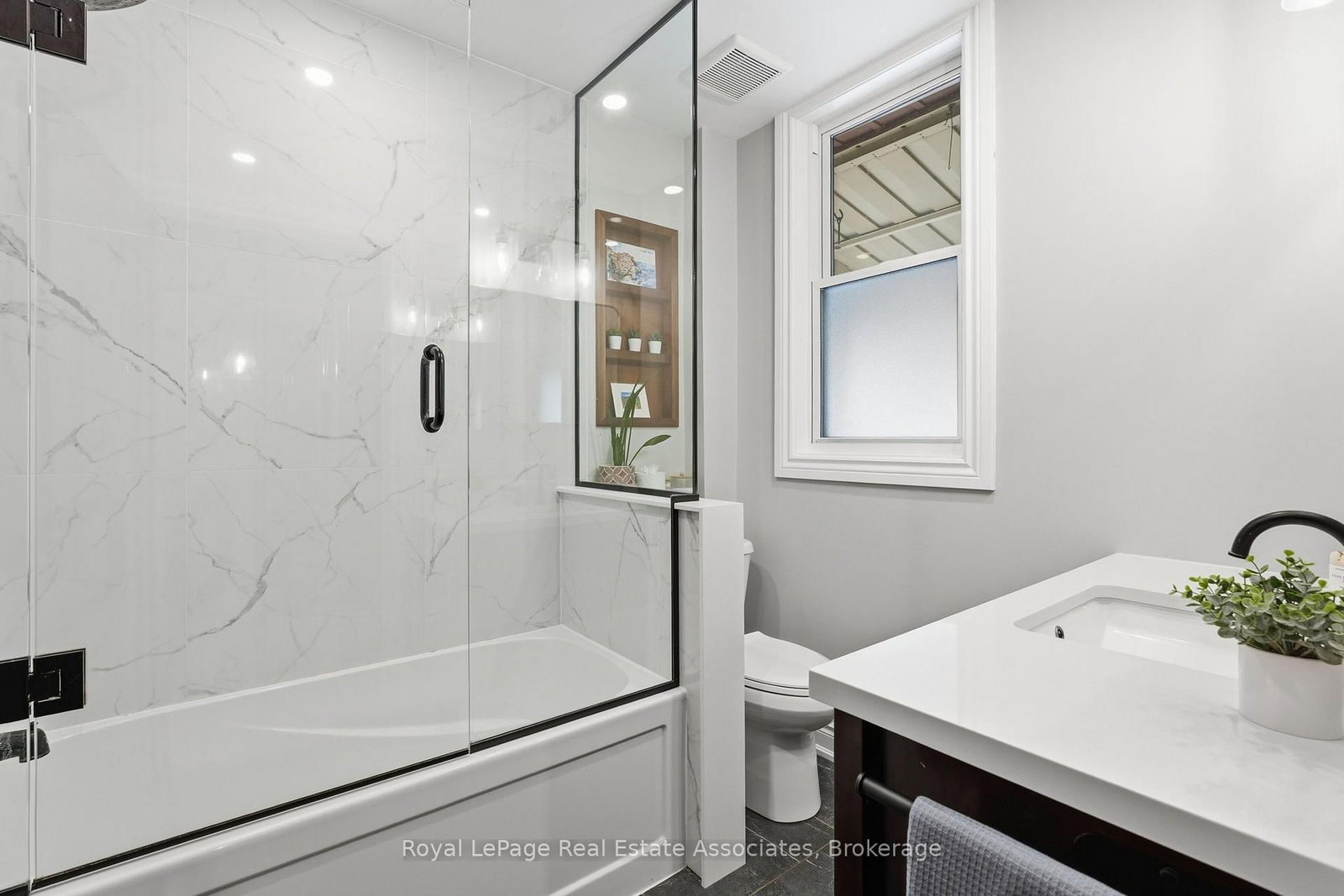 96 Huxley Avenue S • Hamilton, ON photo 26
