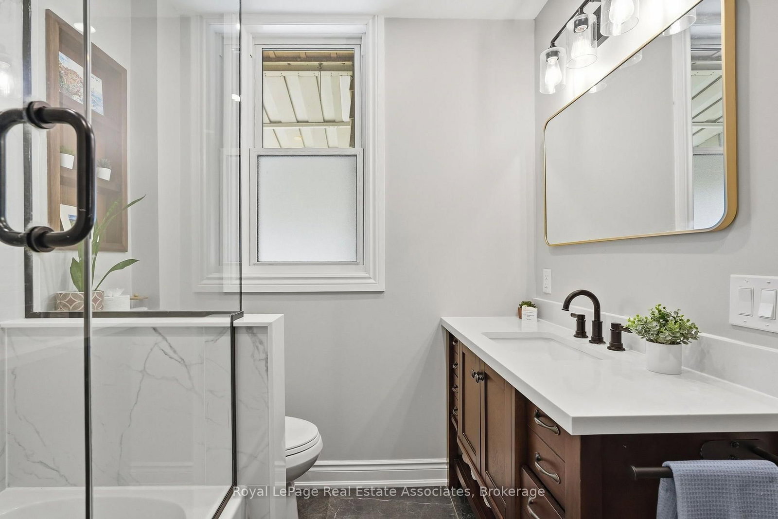 96 Huxley Avenue S • Hamilton, ON photo 27