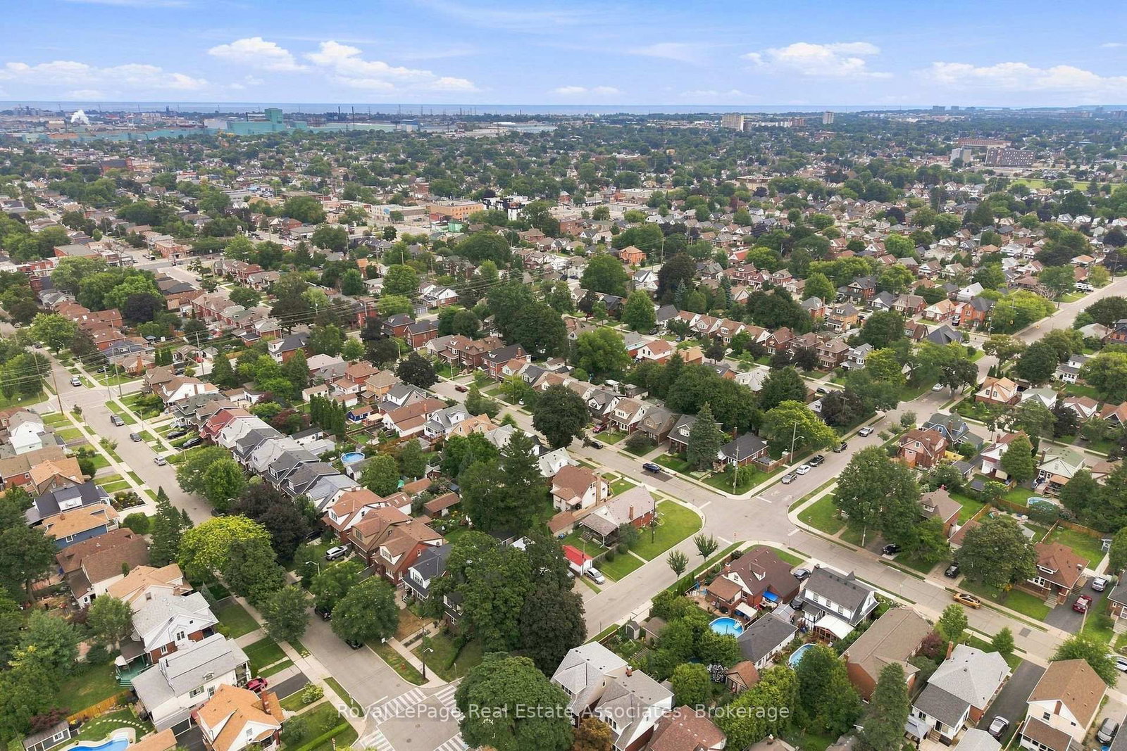 96 Huxley Avenue S • Hamilton, ON photo 49