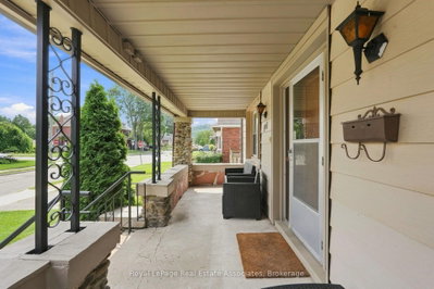 96 Huxley Avenue S • Hamilton, ON photo 6