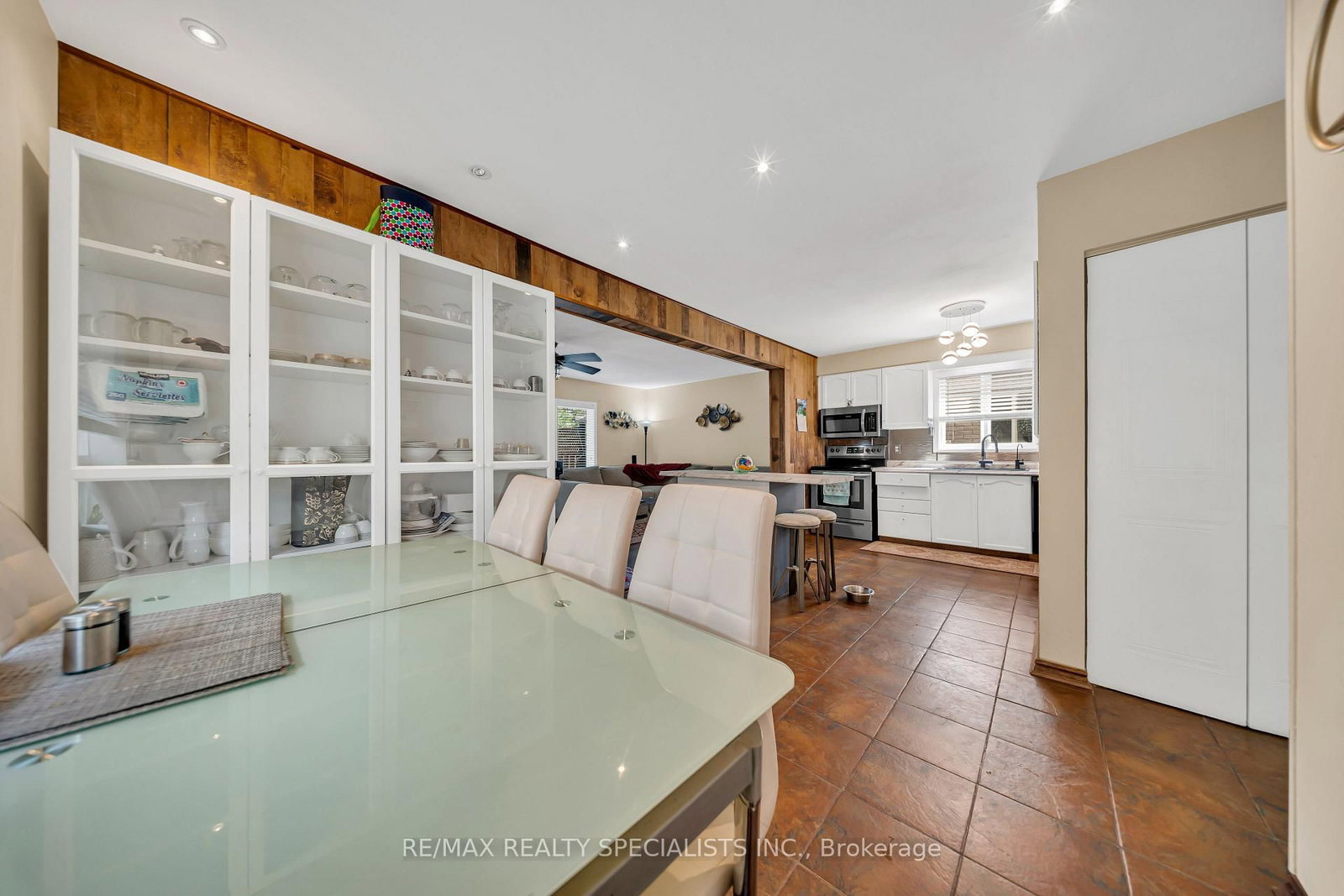 17 Buckthorn Crescent W • Guelph, ON photo 16