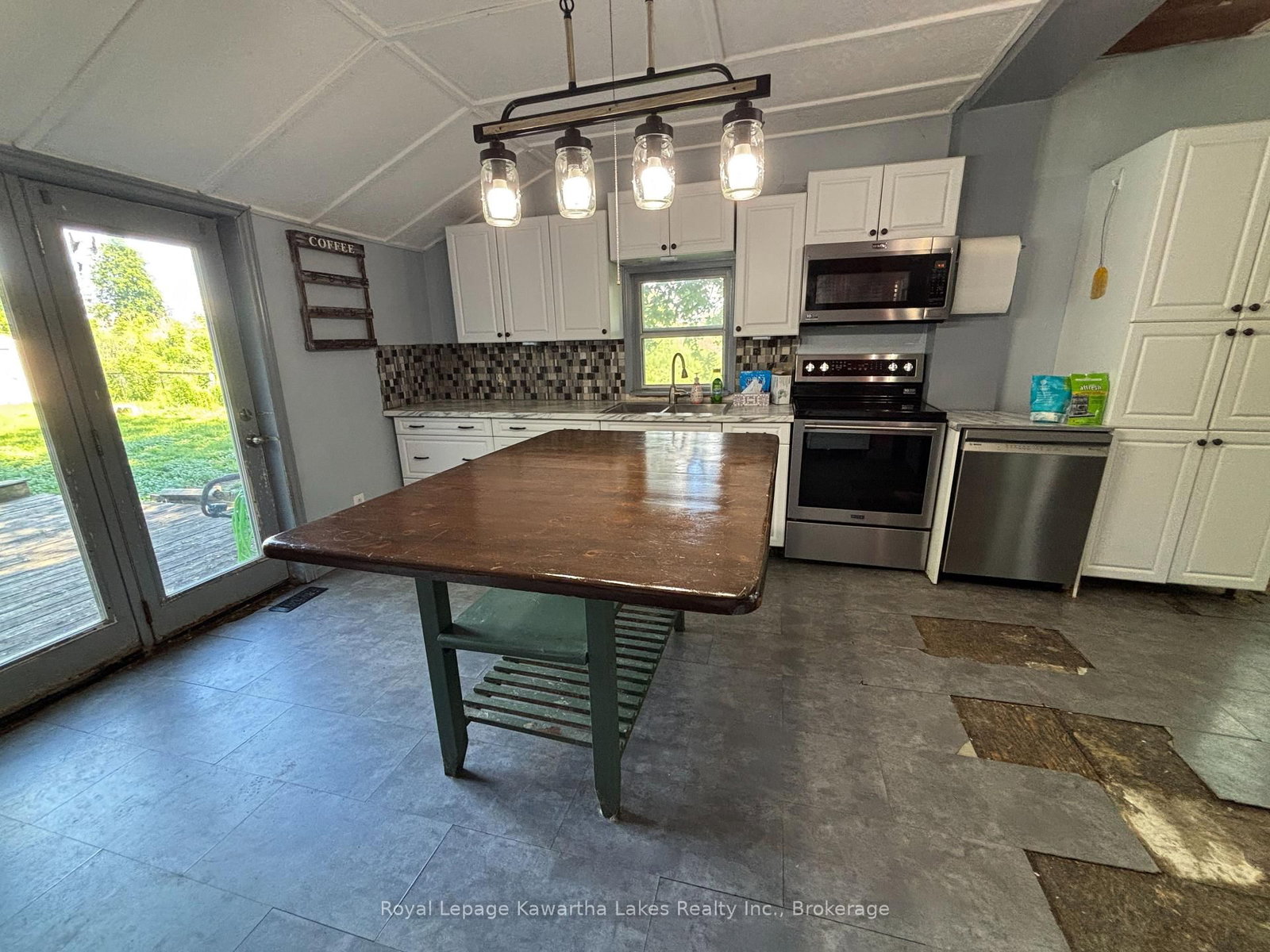 80 Albert Street S • Kawartha Lakes, ON photo 11