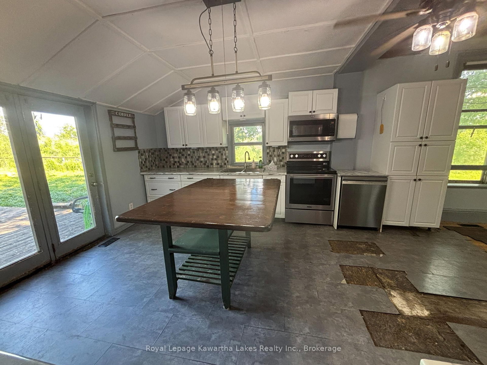 80 Albert Street S • Kawartha Lakes, ON photo 12