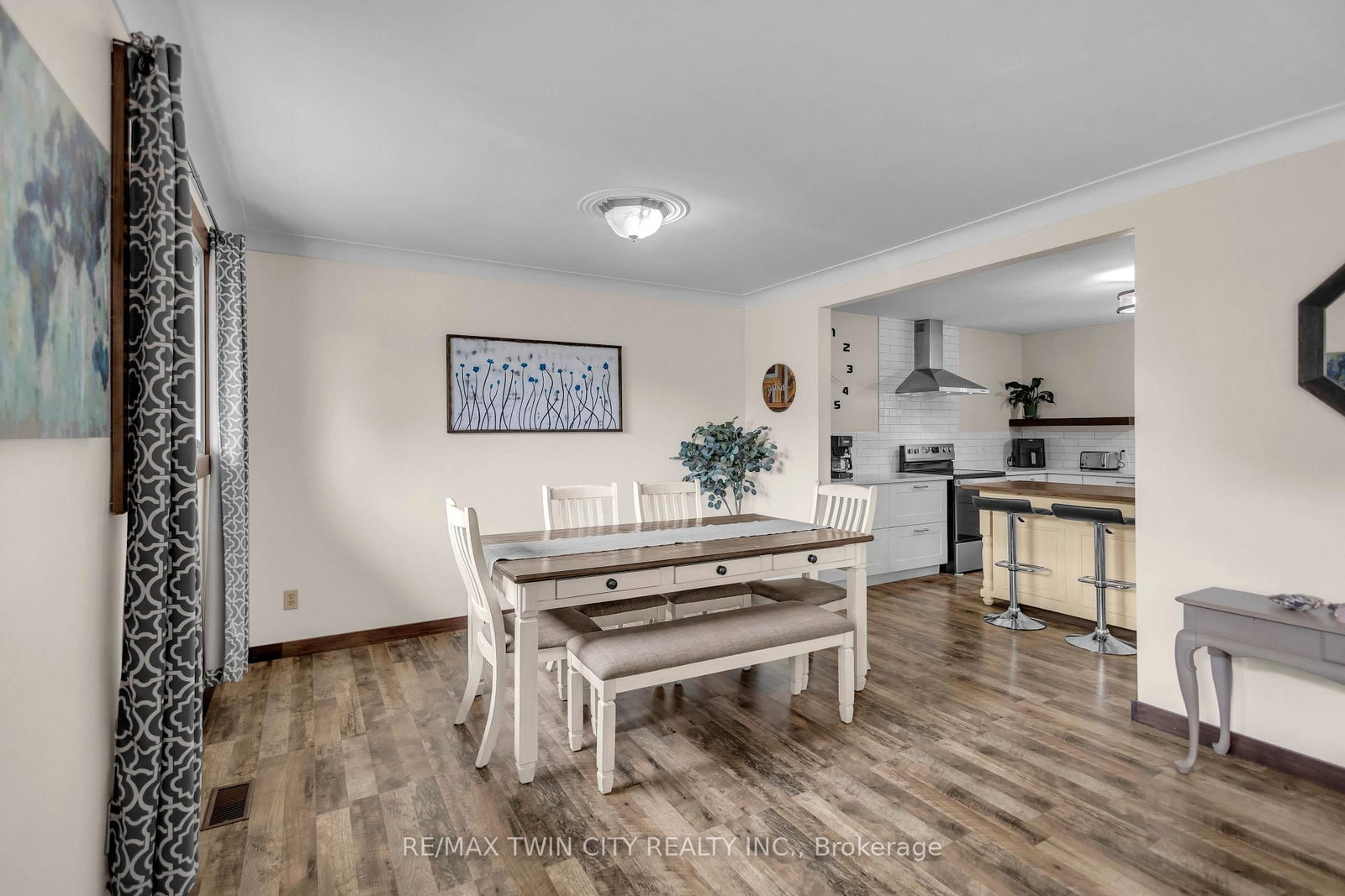 60 Brown Avenue • Brant, ON photo 11