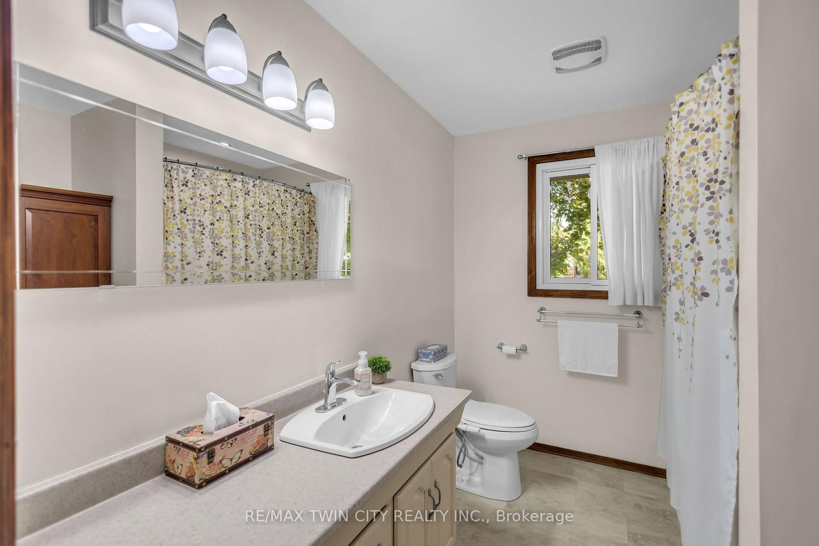 60 Brown Avenue • Brant, ON photo 23