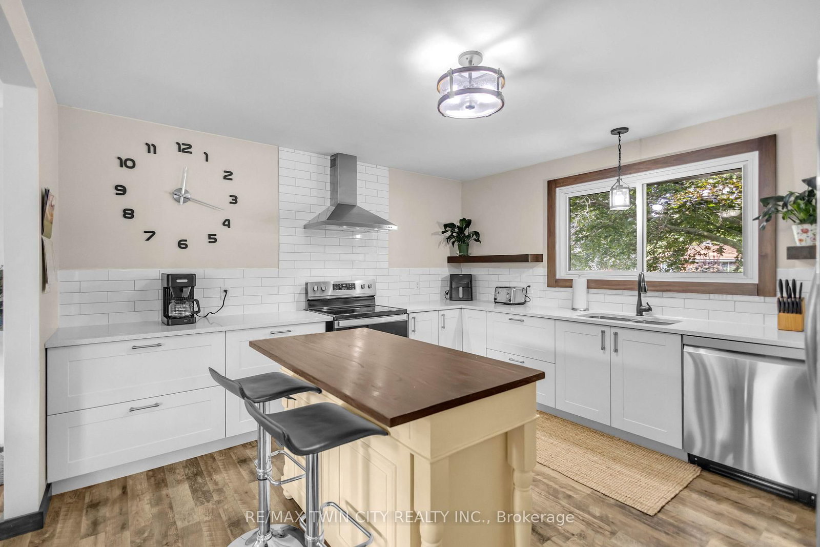 60 Brown Avenue — photo 5