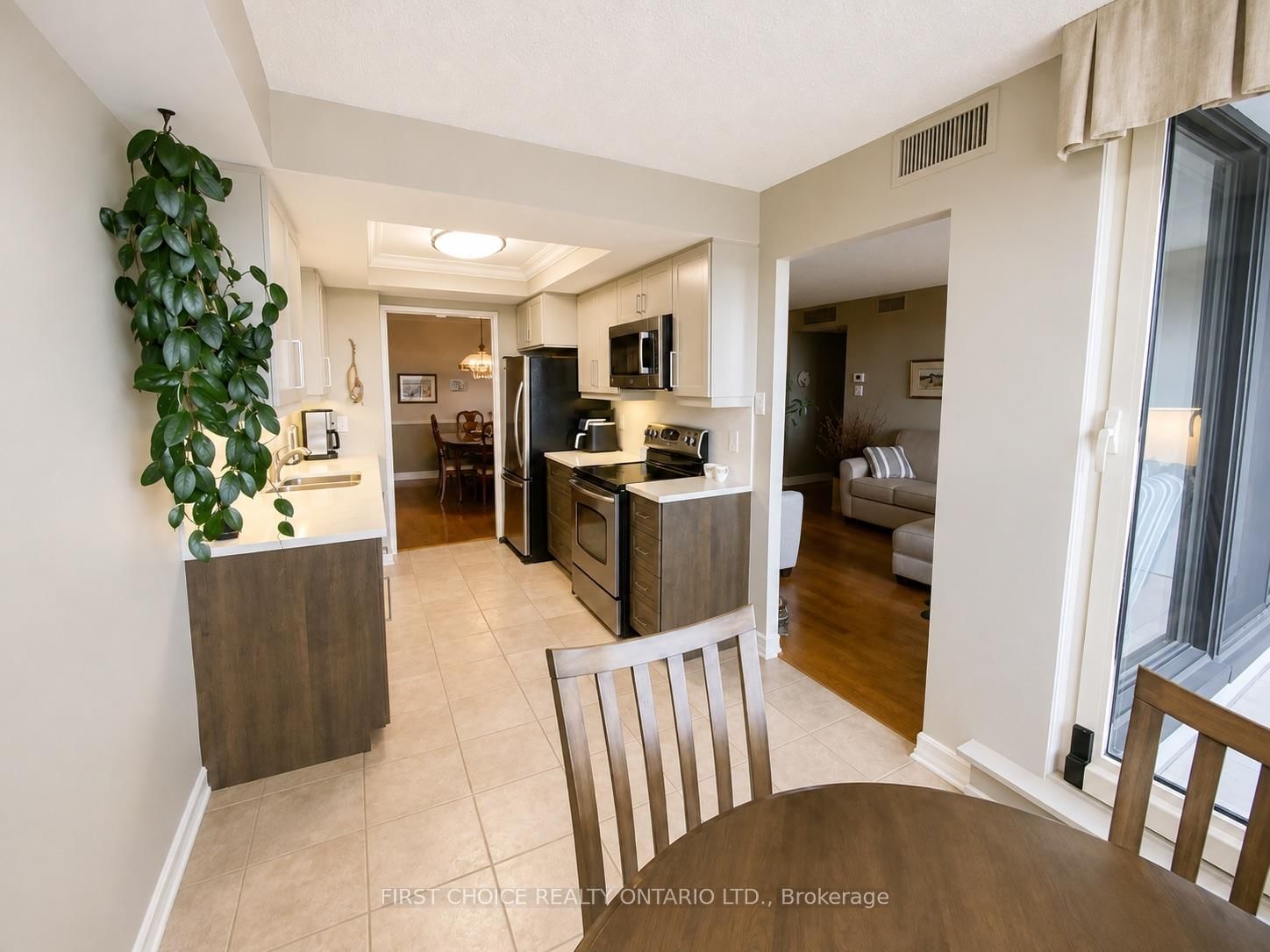 1510 Riverside Drive • #1406 • Ottawa, ON photo 10