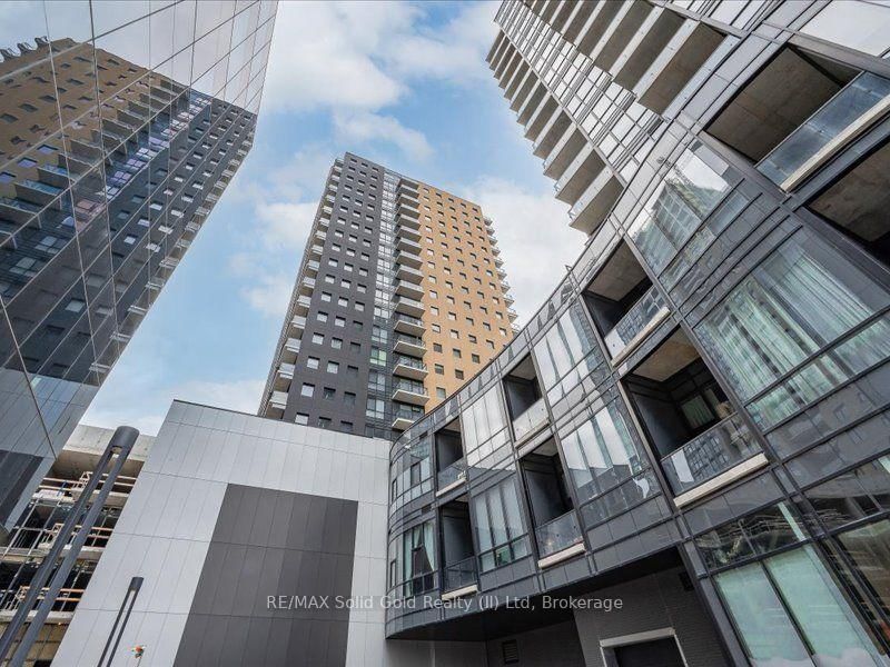 606 - 104 Garment Street