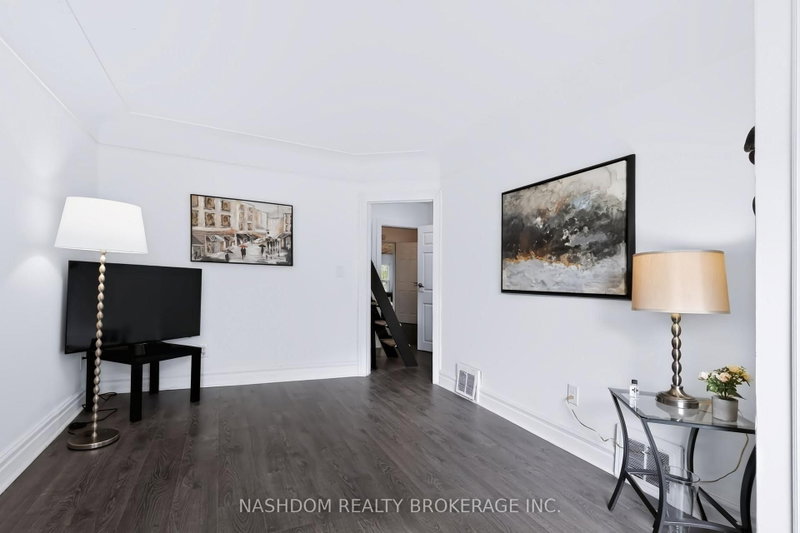 703 Brighton Ave photo 4
