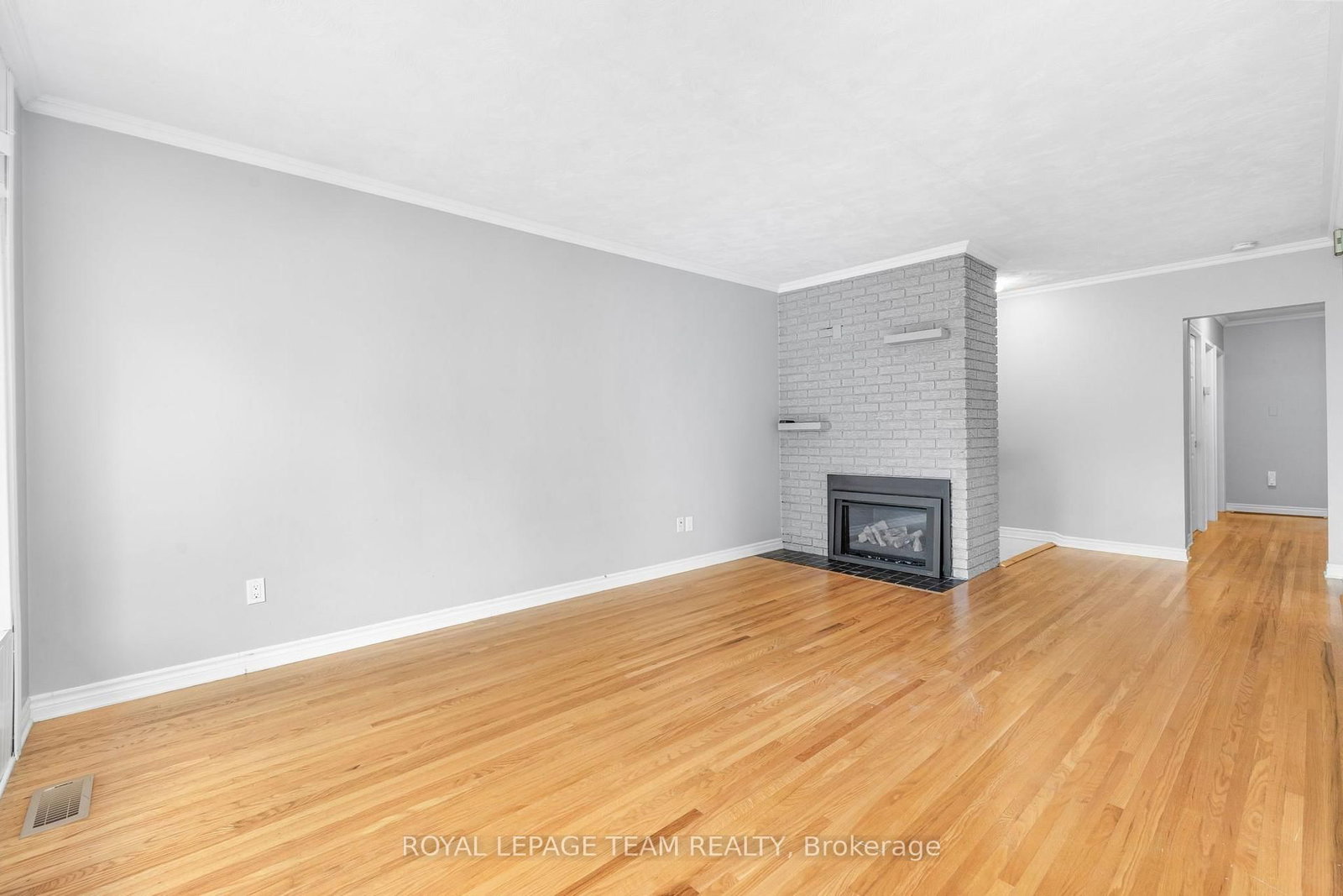 2349 Edwin Crescent • Ottawa, ON photo 14
