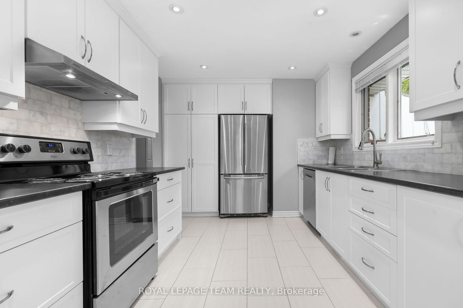 2349 Edwin Crescent • Ottawa, ON photo 18