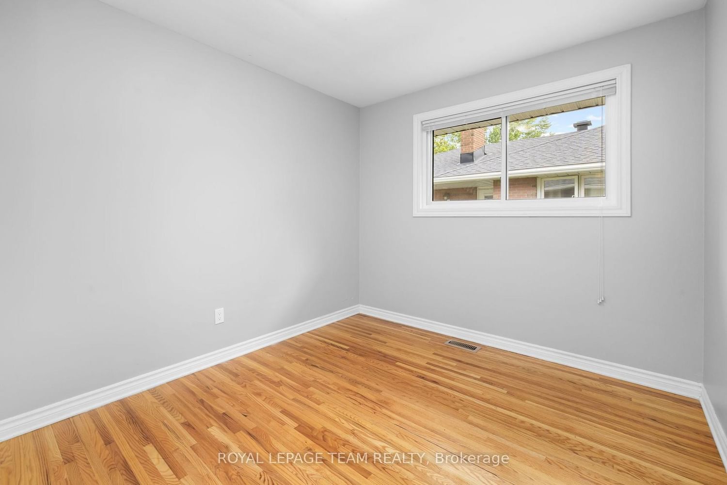 2349 Edwin Crescent • Ottawa, ON photo 26