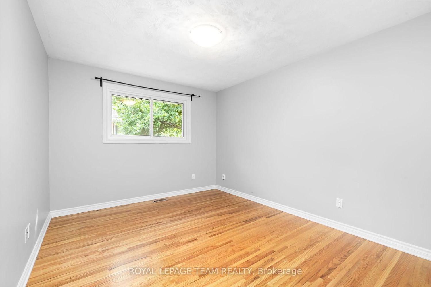 2349 Edwin Crescent • Ottawa, ON photo 30