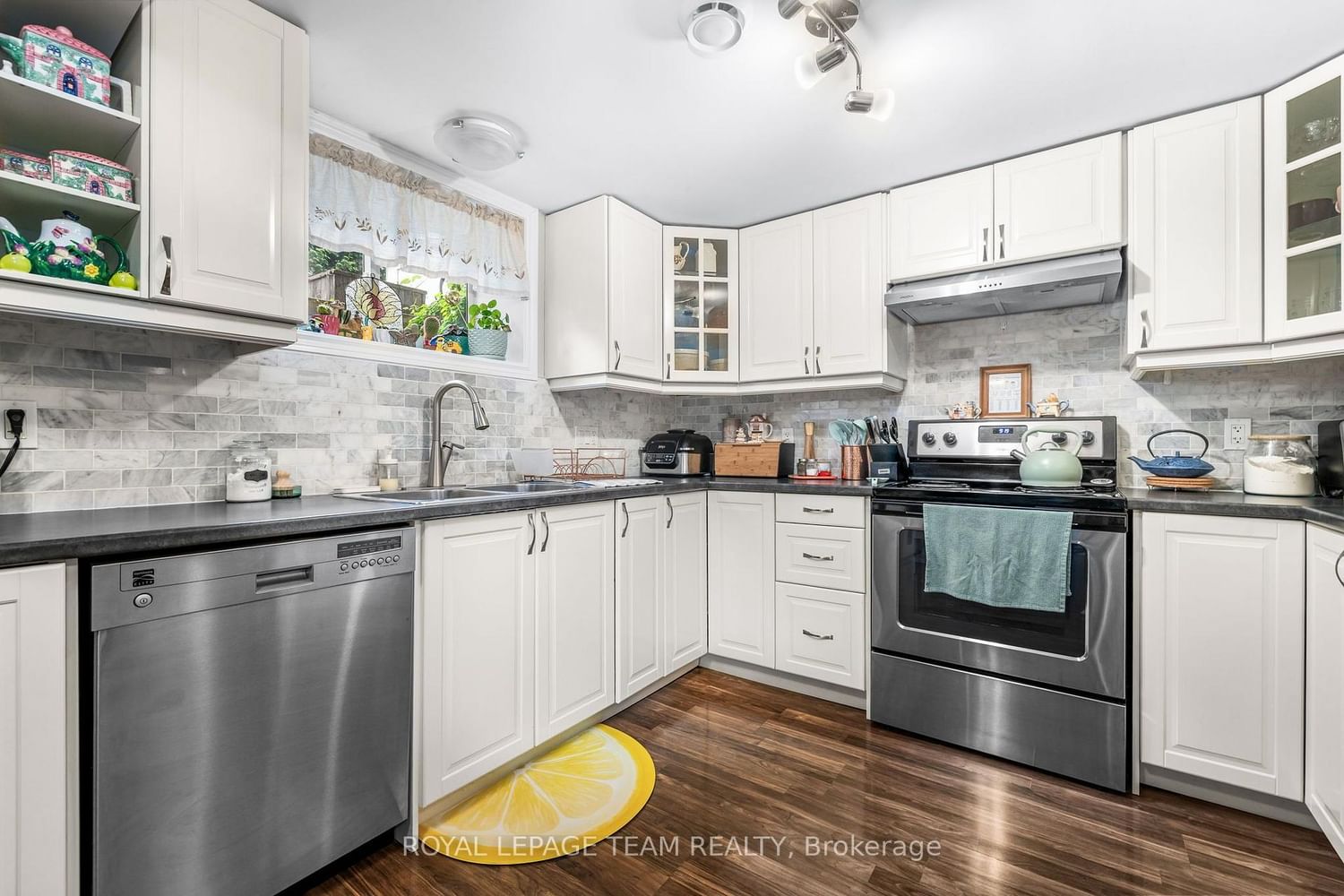2349 Edwin Crescent • Ottawa, ON photo 36