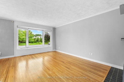 2349 Edwin Crescent • Ottawa, ON photo 9