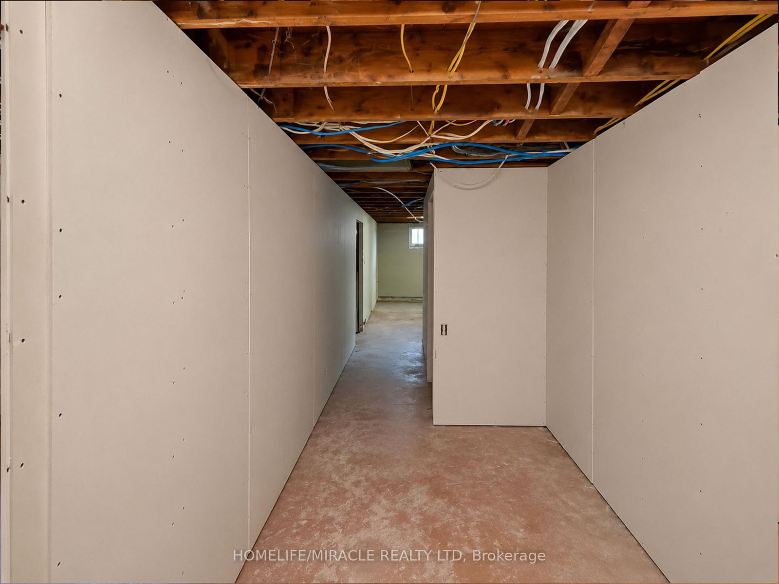 Listing Image 45