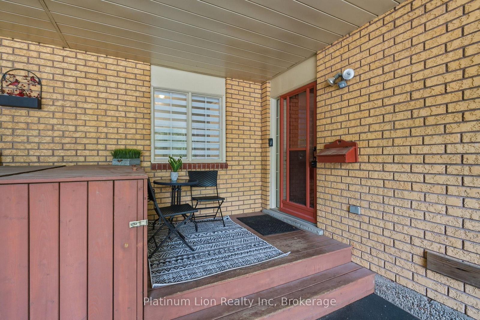 Listing Image 4