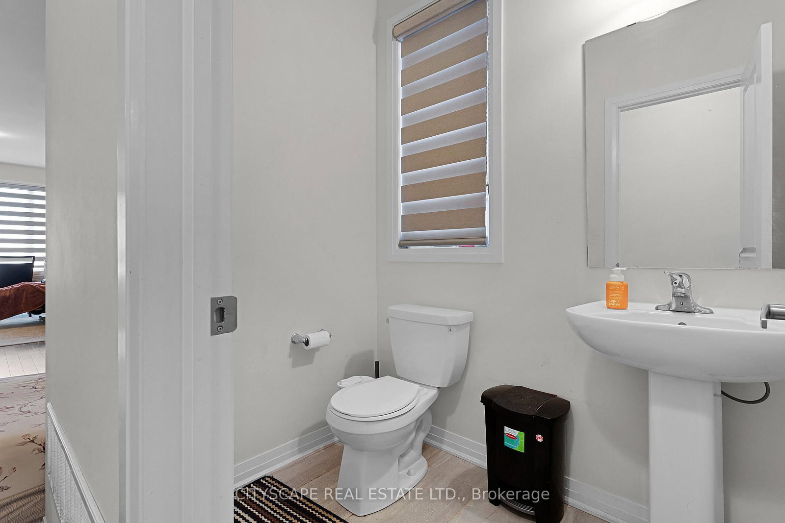 Listing Image 10