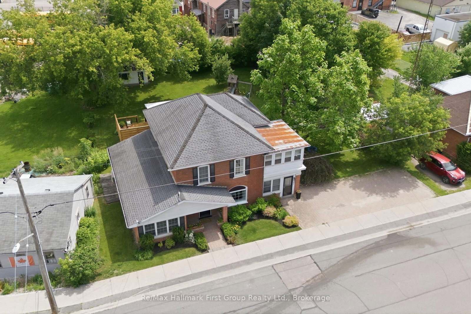 341 Metcalf Street • Tweed, ON photo 5