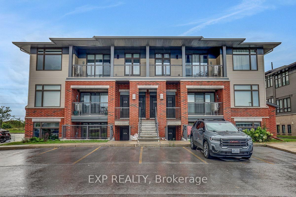 60 Jaguar Private • #C • Ottawa, ON photo 2